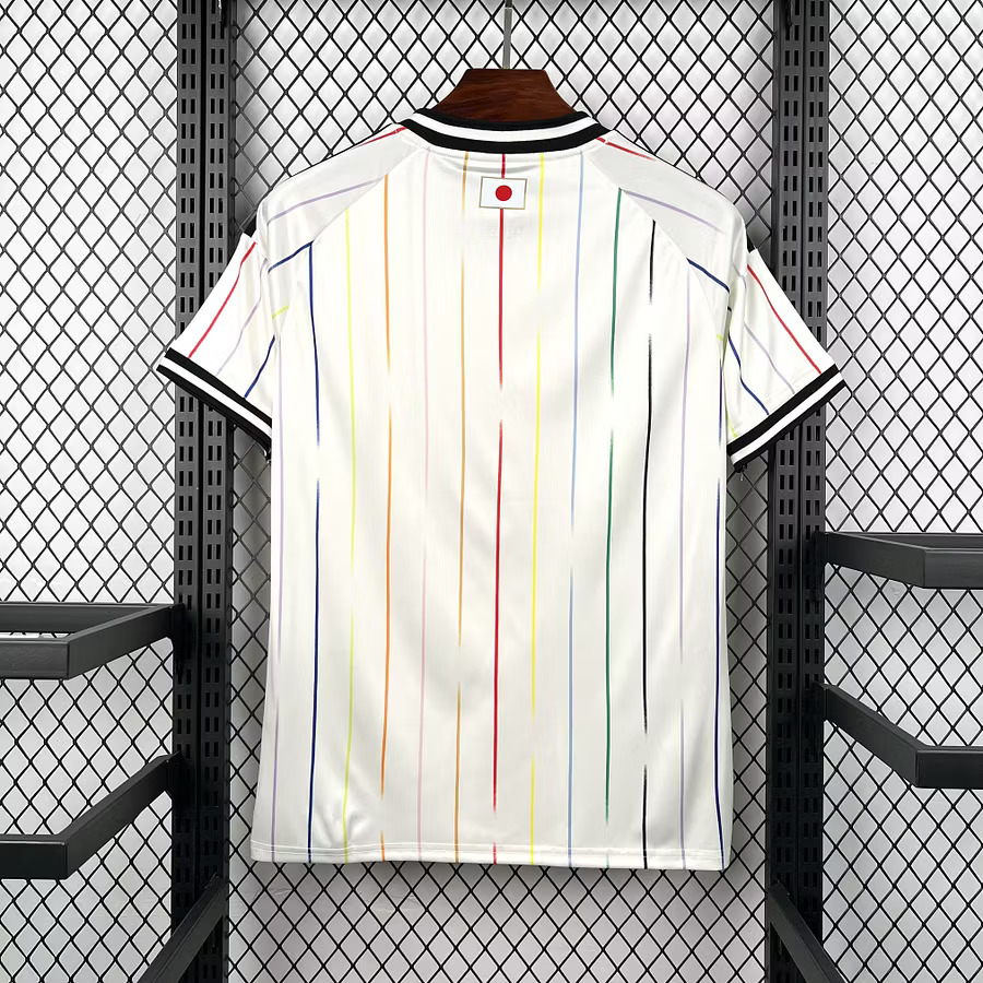 Maillot Japon Extérieur 2026 : porté